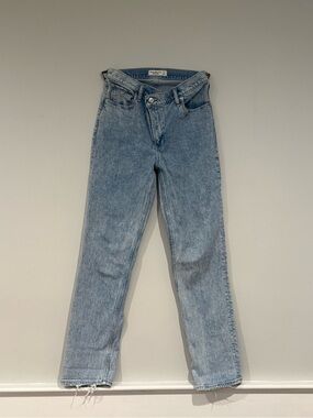 Abercrombie & Fitch Light Wash High-Rise Women’s Jeans